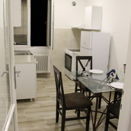 Apartment 51 - Bright, Spacious, Lux 1 Bedroom In The City Center - Stari Grad เบลเกรด ภายนอก รูปภาพ