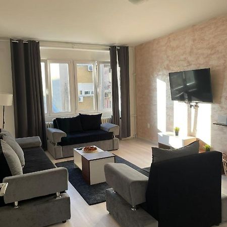 Apartment 51 - Bright, Spacious, Lux 1 Bedroom In The City Center - Stari Grad เบลเกรด ภายนอก รูปภาพ