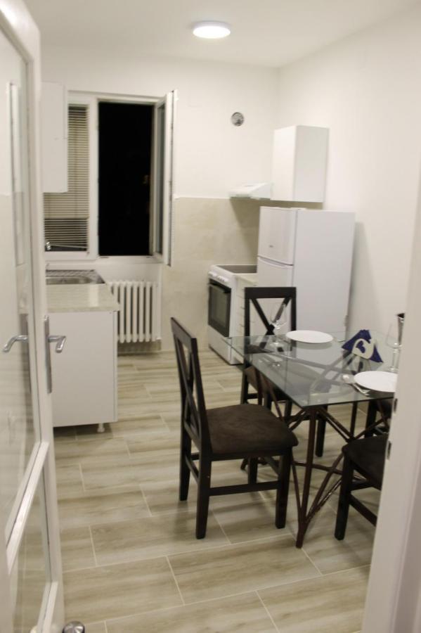 Apartment 51 - Bright, Spacious, Lux 1 Bedroom In The City Center - Stari Grad เบลเกรด ภายนอก รูปภาพ