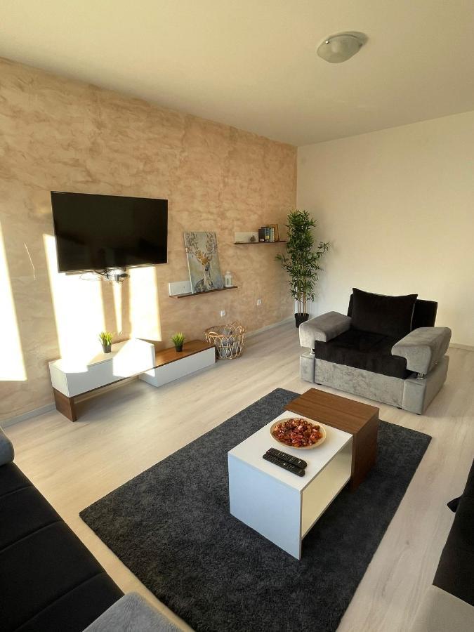 Apartment 51 - Bright, Spacious, Lux 1 Bedroom In The City Center - Stari Grad เบลเกรด ภายนอก รูปภาพ